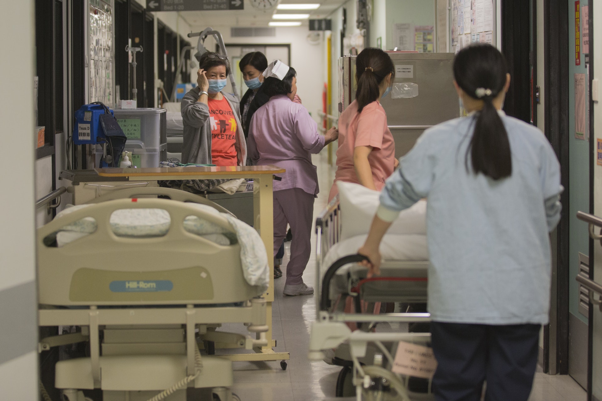 今年首9個月,醫管局接獲331,951宗醫療費用減免申請,當中300,285宗獲批,批核率逾九成。