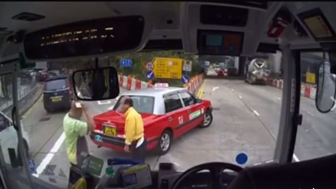 不足三成九巴有車CAM 資方禁車長自裝 工會指遇意外員工難自保 不足三成九巴有車CAM 資方禁車長自裝 工會指遇意外員工難自保