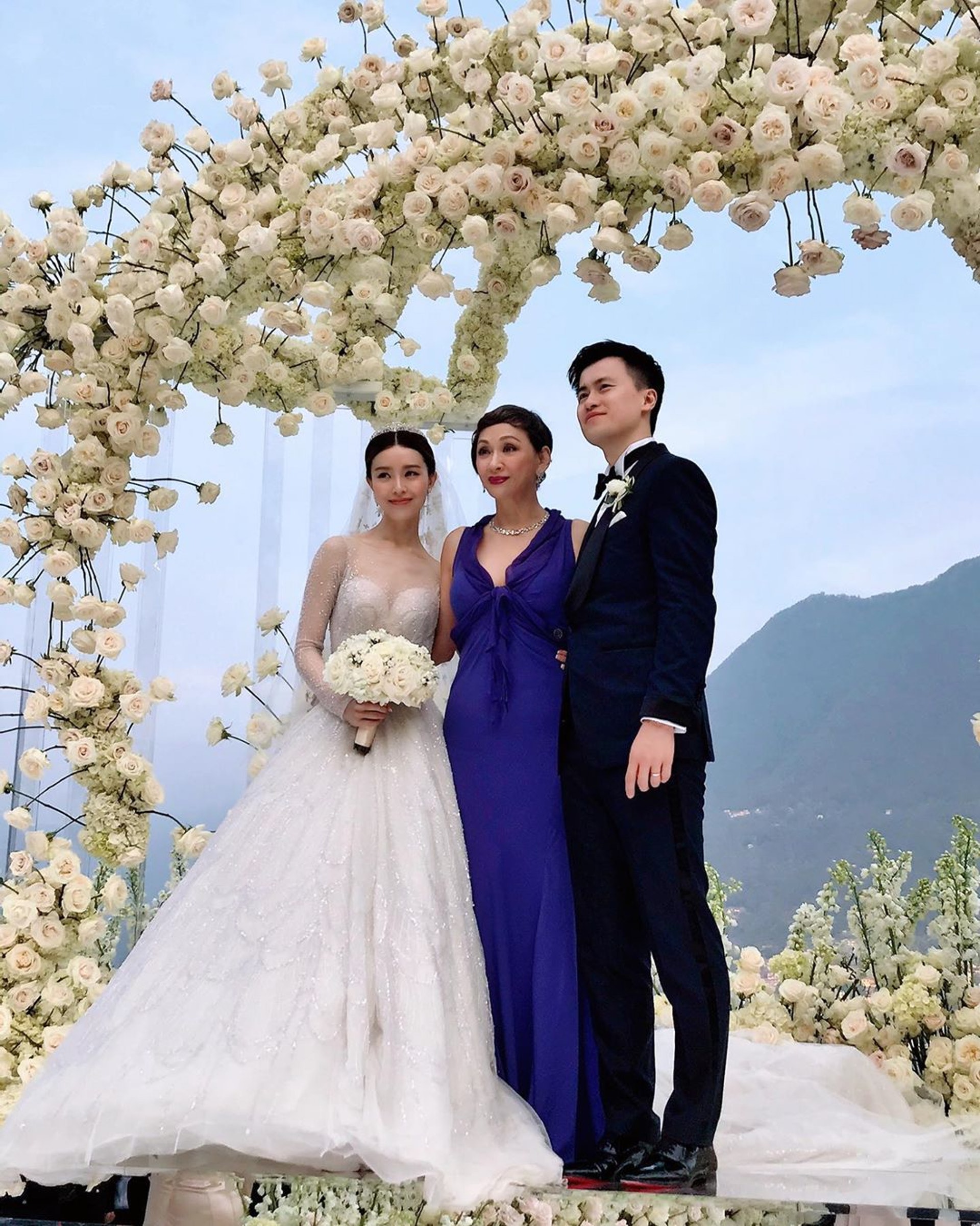 余安安在圈中人緣好好,個個海外婚禮都邀請她出席。(IG圖片/candiceyuonon) 余安安在圈中人緣好好,個個海外婚禮都邀請她出席。(IG圖片/candiceyuonon)