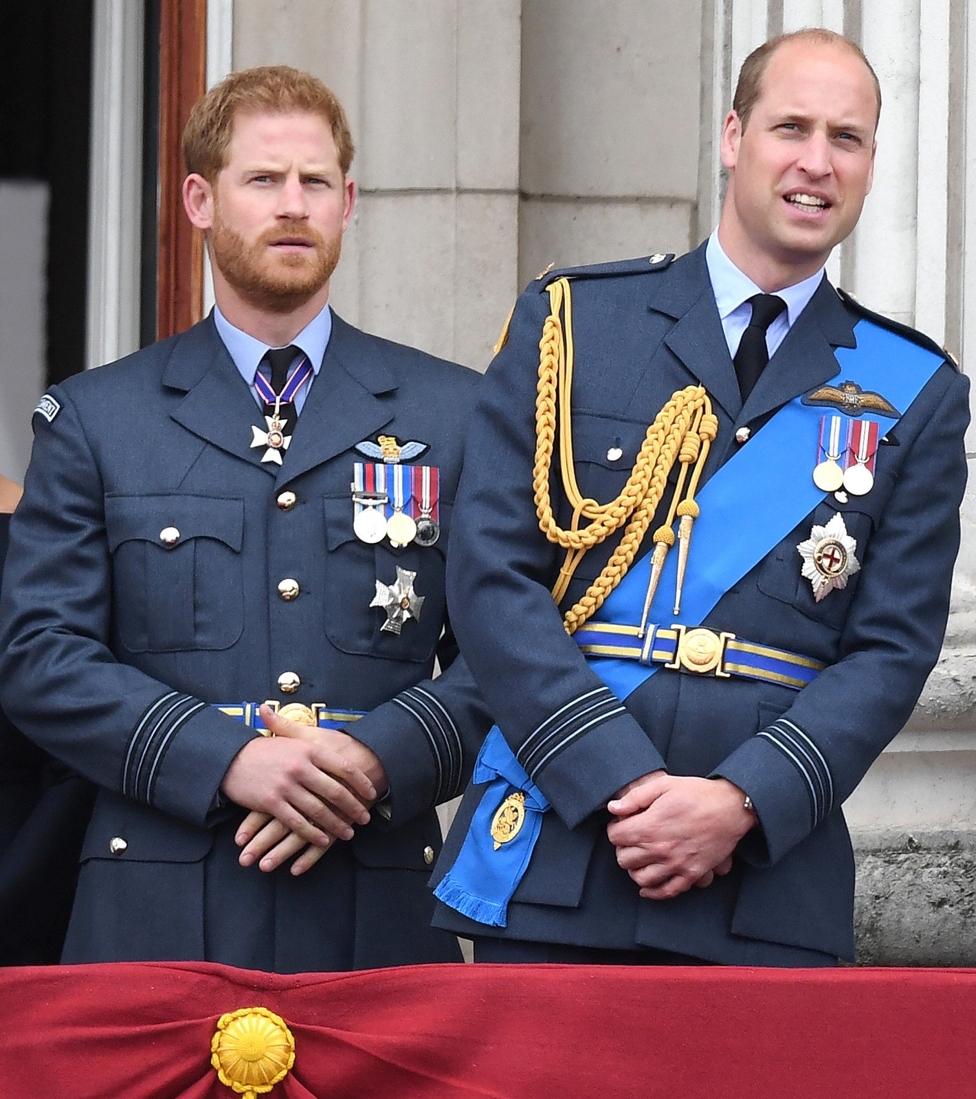 哈里王子與威廉王子2018年7月出席英國皇家空軍慶典儀式。(視覺中國) 哈里王子與威廉王子2018年7月出席英國皇家空軍慶典儀式。(視覺中國)