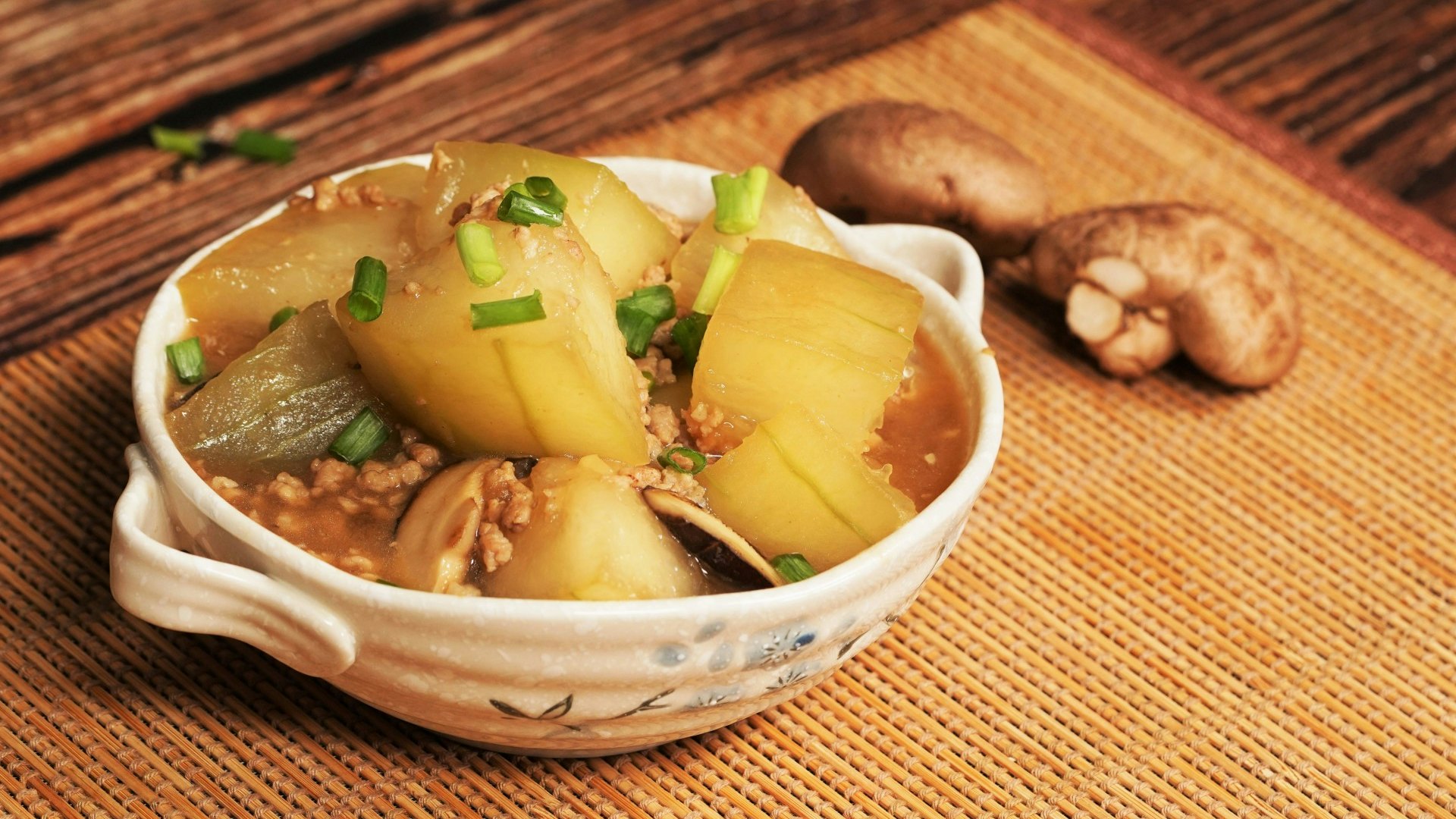 【紅燒肉碎冬瓜食譜】經典家常菜 冬瓜盡吸紅燒肉汁精華超惹味! 【紅燒肉碎冬瓜食譜】經典家常菜 冬瓜盡吸紅燒肉汁精華超惹味!