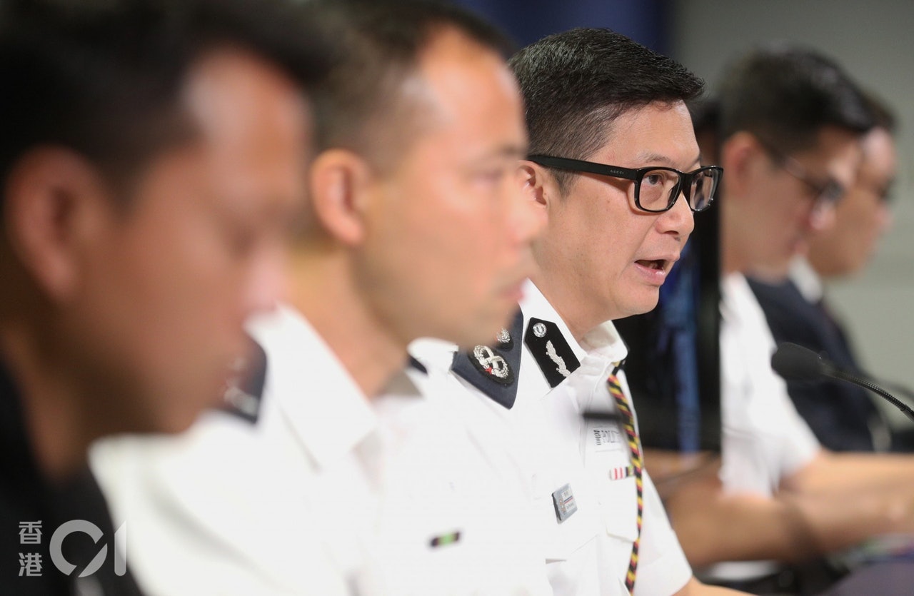 下任警隊「一哥」的熱門人選鄧炳強,預料將於下月接替盧偉聰成新一任警務處處長。(資料圖片) 下任警隊「一哥」的熱門人選鄧炳強,預料將於下月接替盧偉聰成新一任警務處處長。(資料圖片)