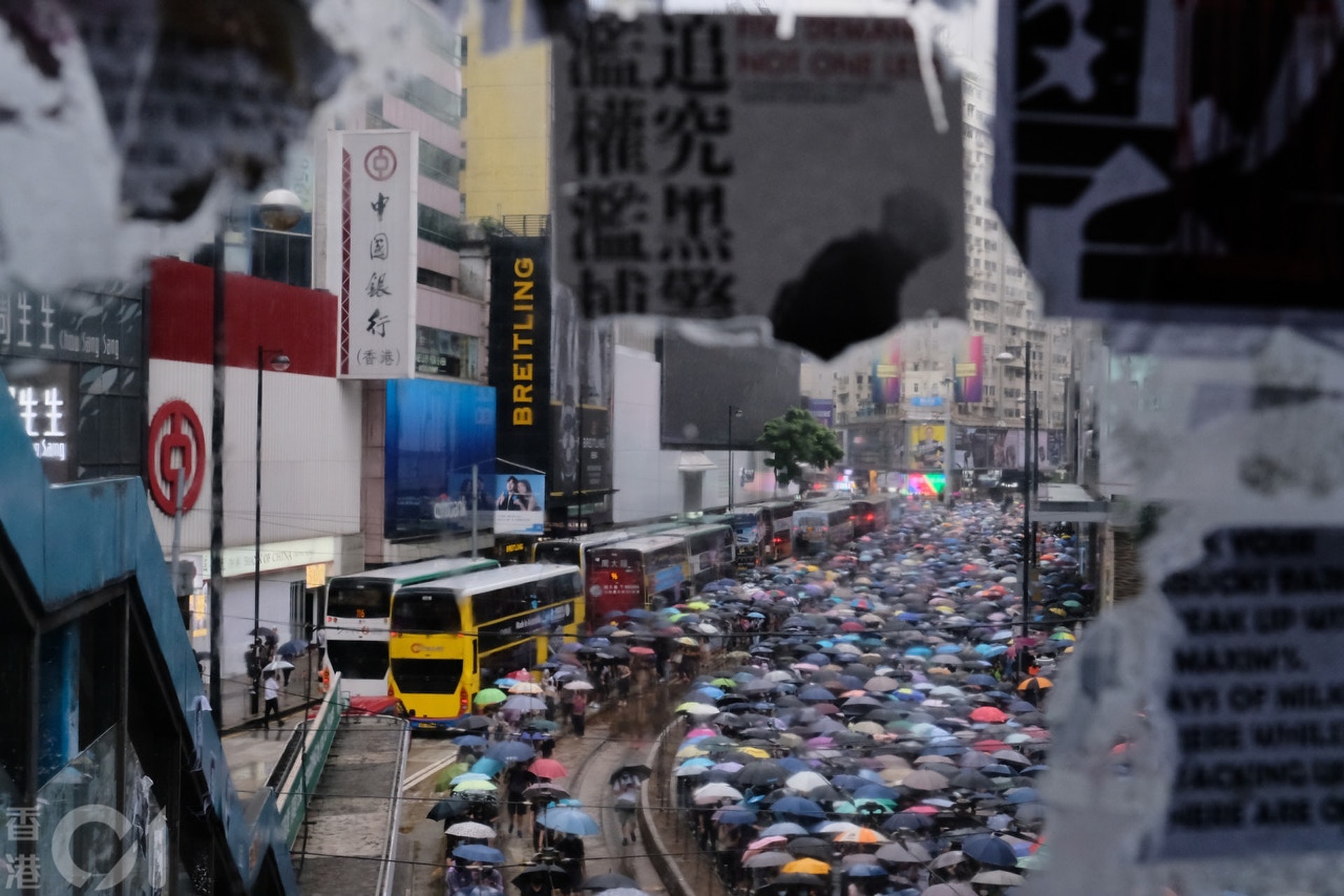 在十月期間,「2019精神健康月」的籌委會研究工作小組委託香港中文大學進行了一項調查,顯示本港僅12.6%受訪者精神健康能被評為良好,可見社區彌漫著負面情緒。(資料圖片/歐嘉樂攝) 在十月期間,「2019精神健康月」的籌委會研究工作小組委託香港中文大學進行了一項調查,顯示本港僅12.6%受訪者精神健康能被評為良好,可見社區彌漫著負面情緒。(資料圖片/歐嘉樂攝)