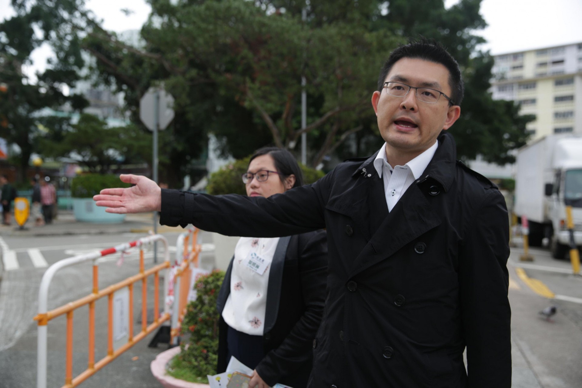 柴文瀚表示,假若日後的交通系統的超過5公里高架橋,由香港仔經華富橫跨至薄扶林,勢必令現有美麗的避風塘與郊野景觀,變成南區歷史。(資料圖片) 柴文瀚表示,假若日後的交通系統的超過5公里高架橋,由香港仔經華富橫跨至薄扶林,勢必令現有美麗的避風塘與郊野景觀,變成南區歷史。(資料圖片)