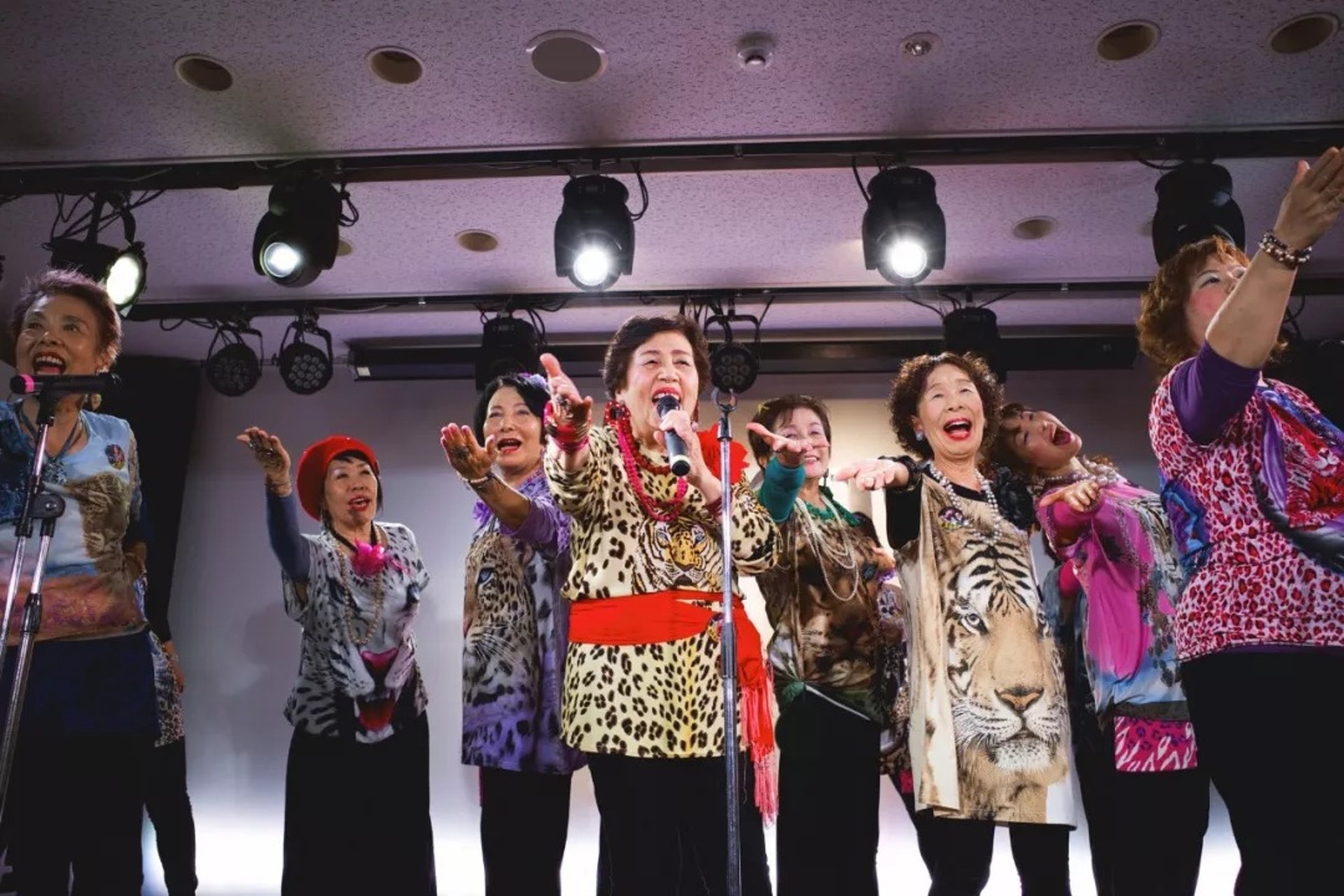舟井榮子是女團中的C位和主持。(一条授權使用)