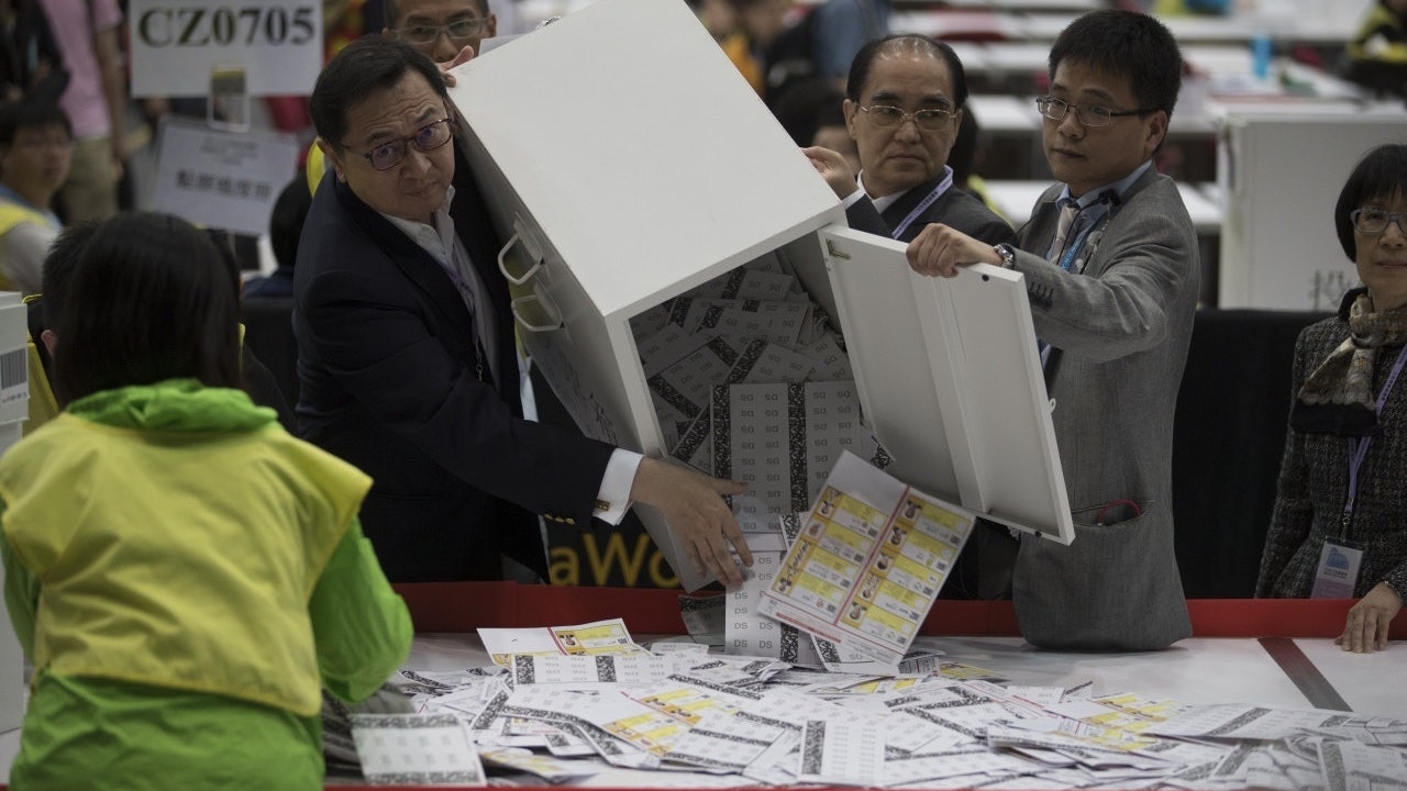 【區議會選舉】建制派收指示下月不可出門 列重點選區拉票助選