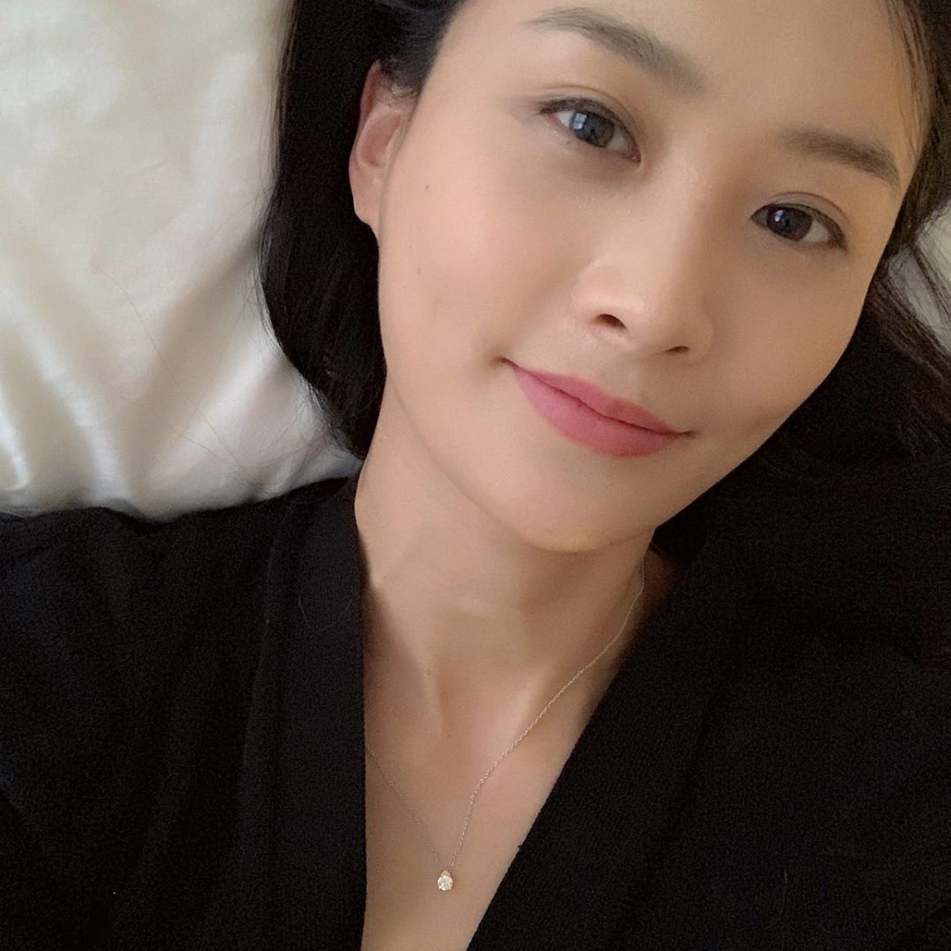 法拉現時經常周圍飛。(Instagram@falachenfala) 法拉現時經常周圍飛。(Instagram@falachenfala)
