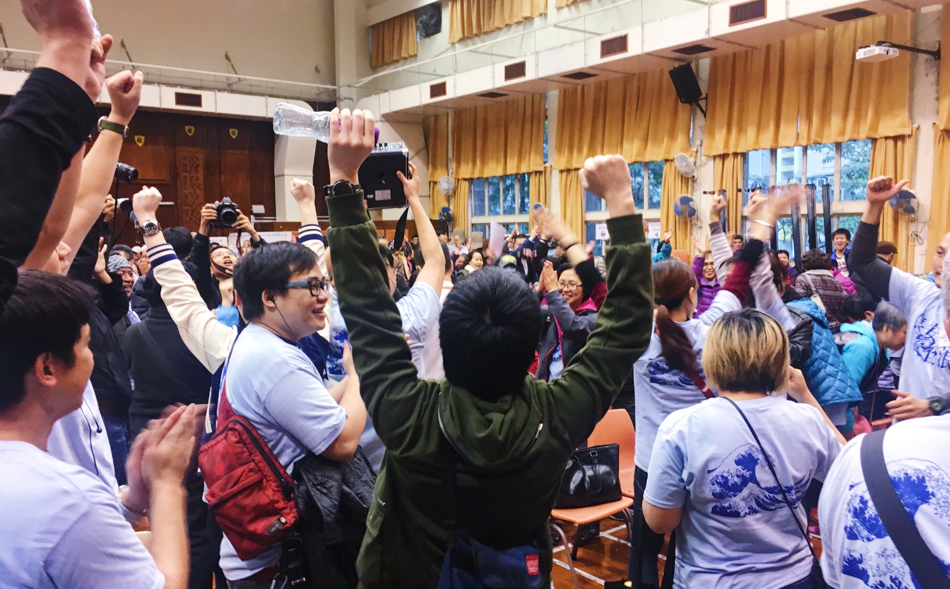 超過8成業權份數支持撤換舊法團,小業主極為激動。 超過8成業權份數支持撤換舊法團,小業主極為激動。