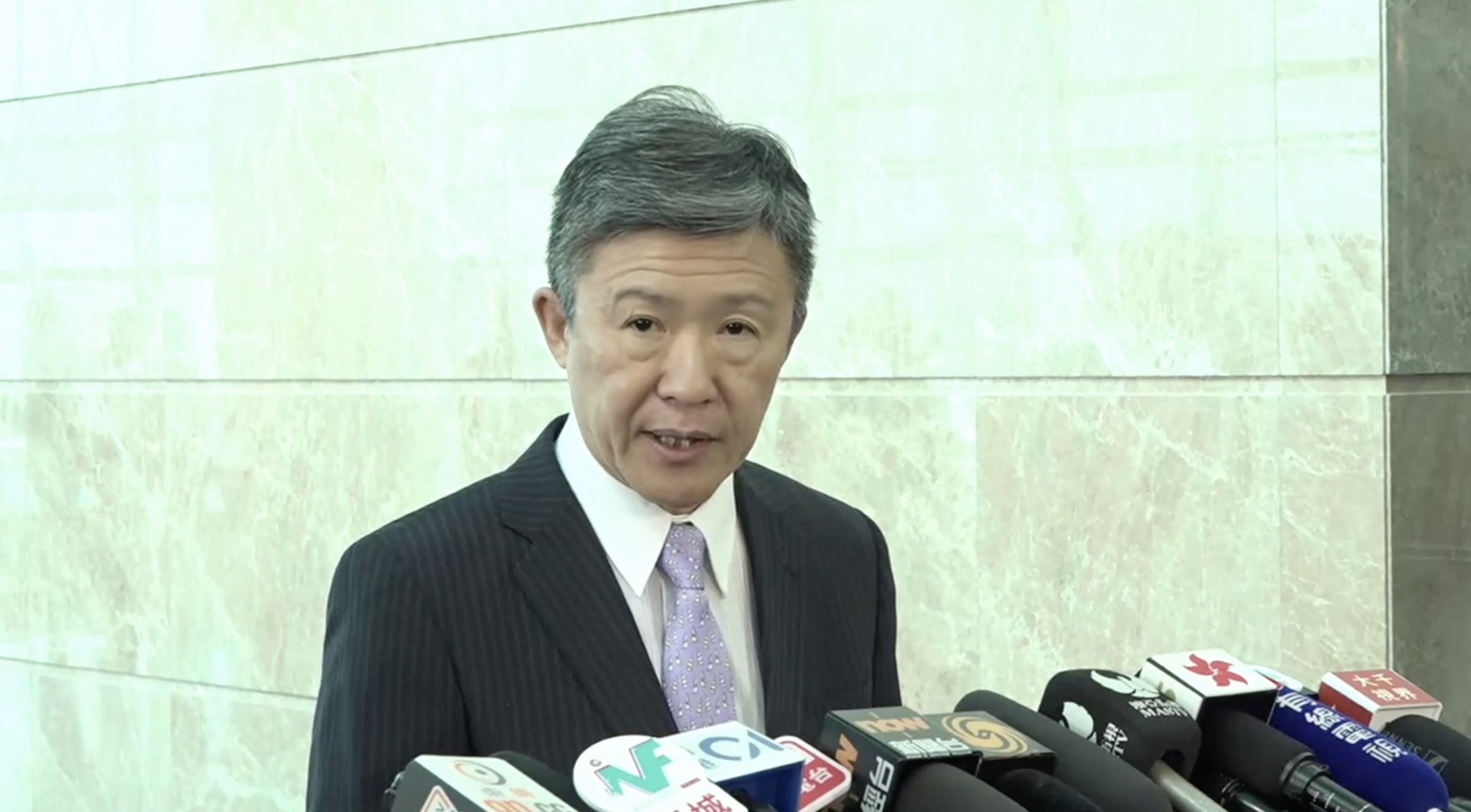 白韞六稱至今收77宗區選投訴。（楊凱力攝）