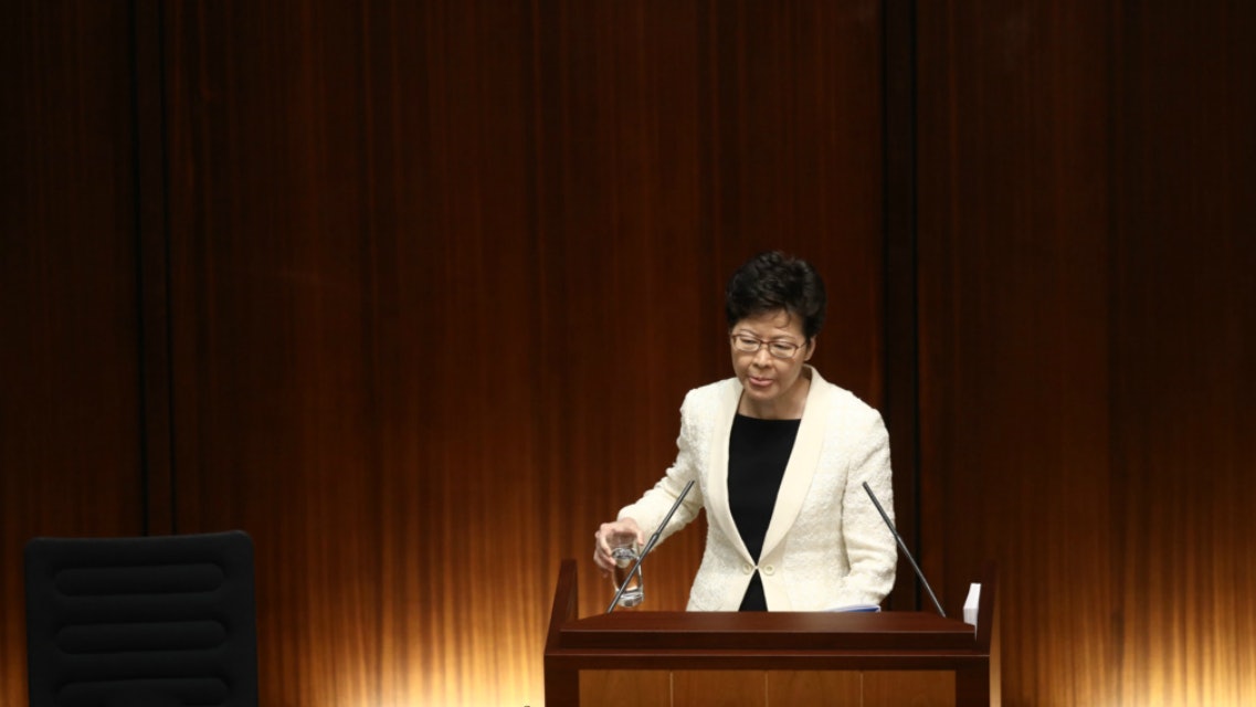 中大民調:32.5%人給林鄭零分 特首及三司評分繼續下滑 中大民調:32.5%人給林鄭零分 特首及三司評分繼續下滑