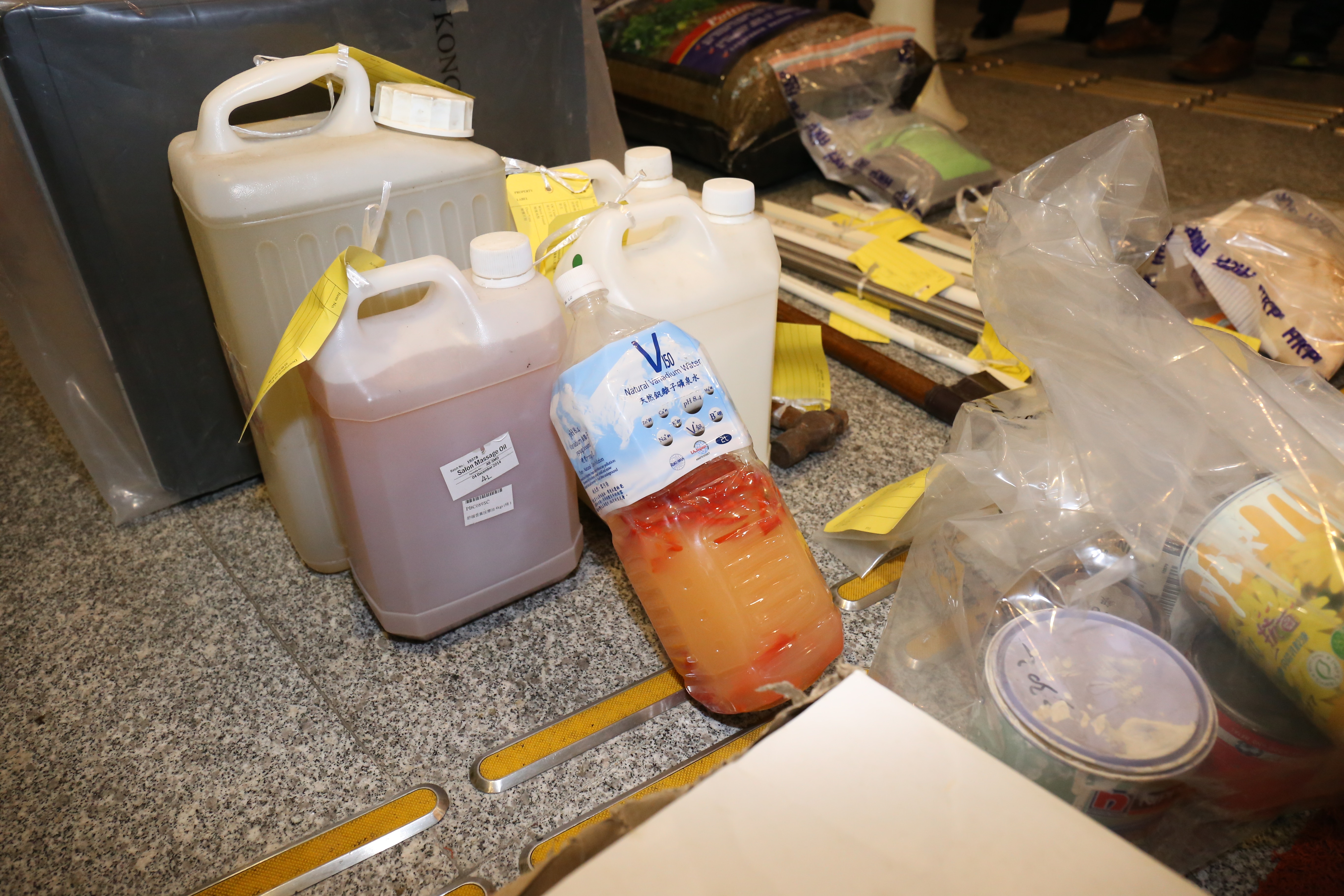 【旺角黑夜】辣椒水　氫氧化納　傷人武器？ 環保神器？
