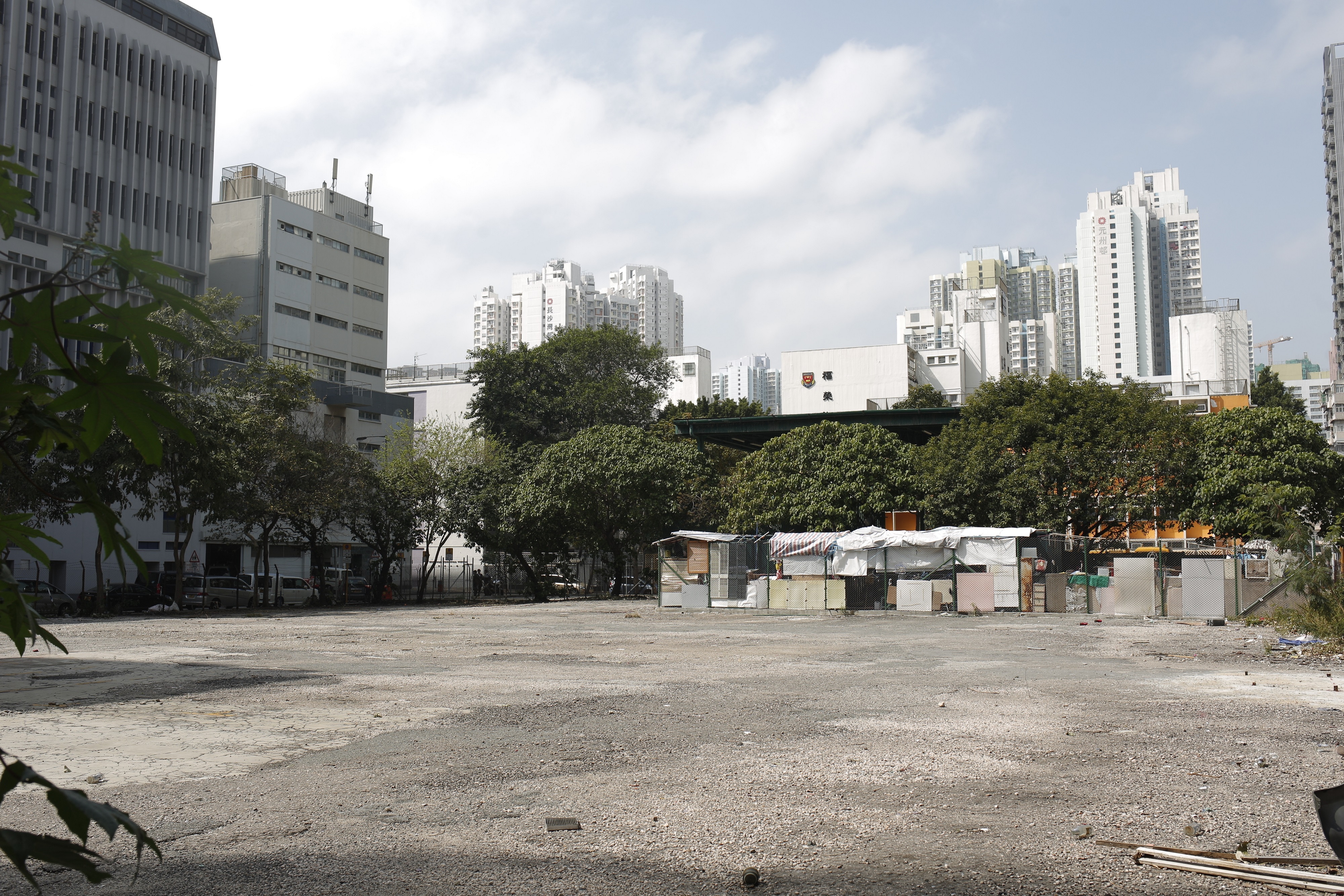 中資搶地無懼官司或斜坡　業界：內房未熟本地市場　高風險照博