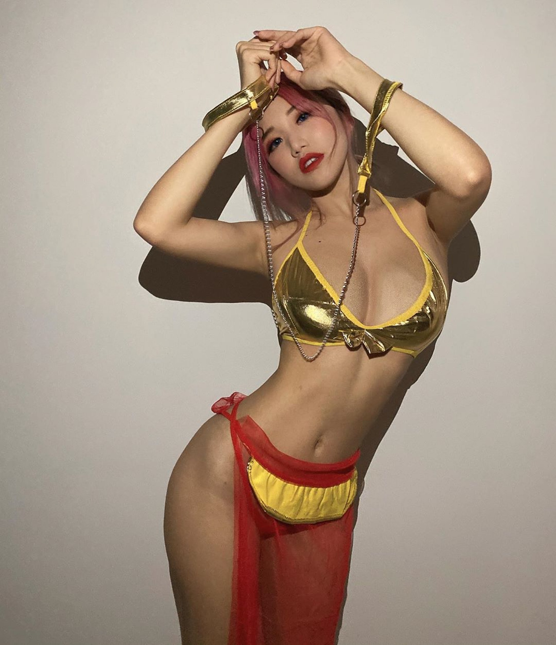 糖糖在萬聖節扮神燈精靈。(IG@ms_puiyi) 糖糖在萬聖節扮神燈精靈。(IG@ms_puiyi)