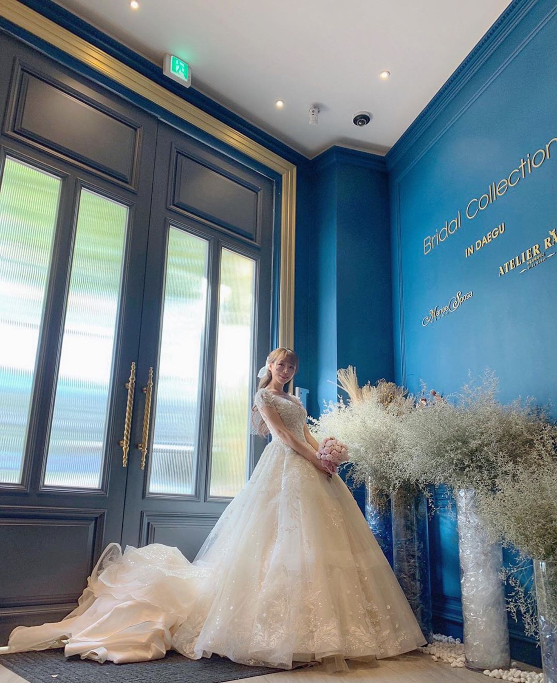 台灣女星元元近日在IG宣布「我們結婚了」,讓人好奇新郎是誰?(元元IG圖片) 台灣女星元元近日在IG宣布「我們結婚了」,讓人好奇新郎是誰?(元元IG圖片)