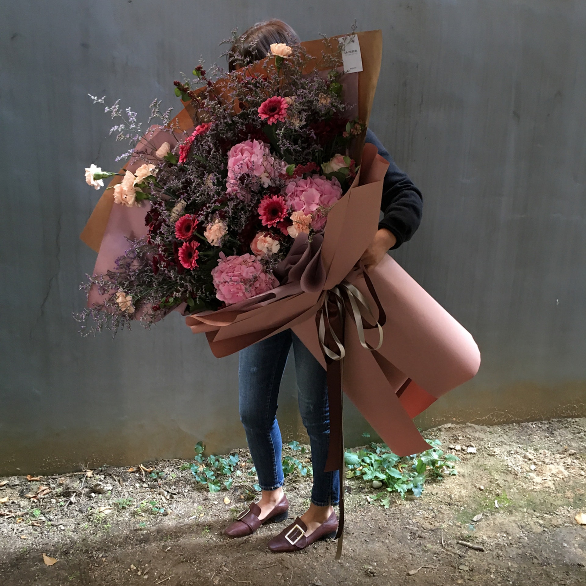 韓國人氣畢業花 女王花束成顯瘦道具送花前需查看女友化妝袋 香港01 知性女生 韓國人氣畢業花 女王花束成顯瘦道具送花前需查看女友化妝袋 香港01 知性女生