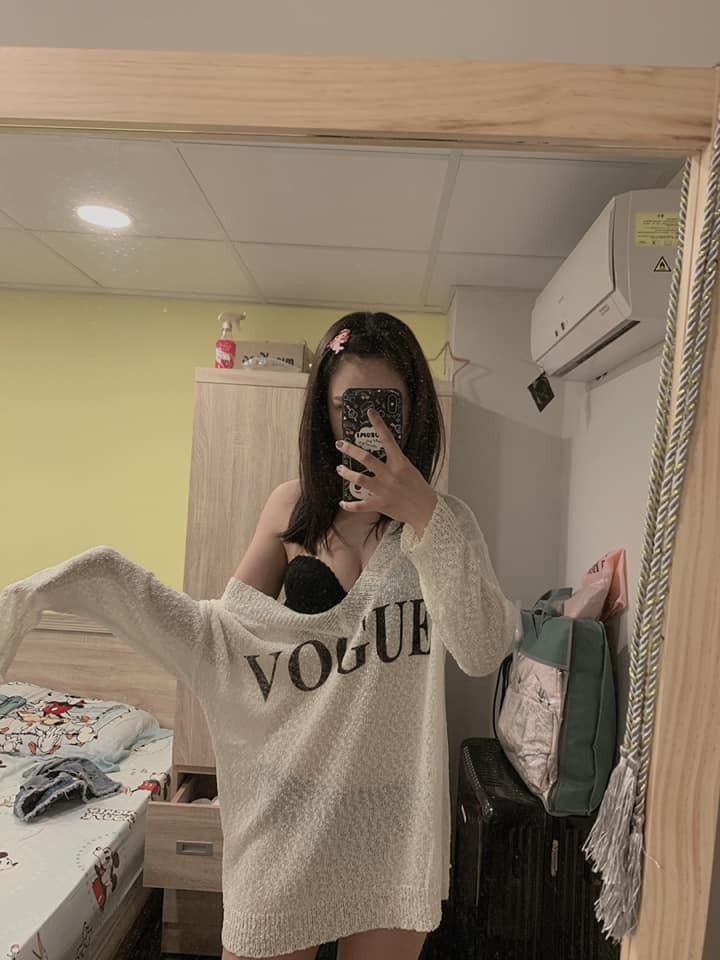 台妹抱怨件衫太鬆不停露胸無數網友熱心解答：這樣才是正確穿法