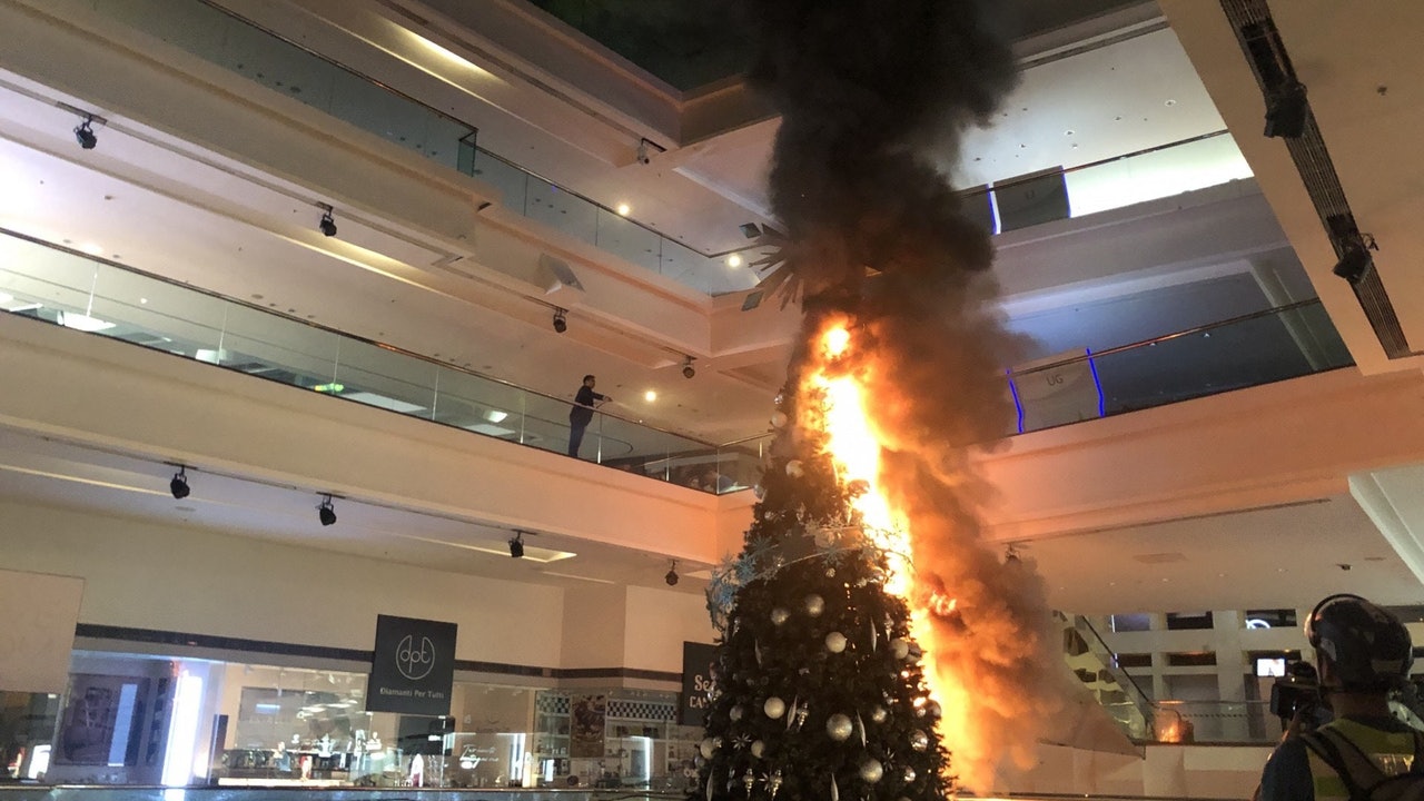 【逃犯條例】預知示威者燒九龍塘聖誕樹?梁振英這樣解釋........ 【逃犯條例】預知示威者燒九龍塘聖誕樹?梁振英這樣解釋........