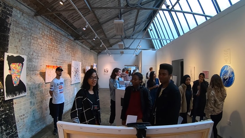 英Youtuber辦假畫展 「偽術作品」竟然賣得出 收益用來做善事 英Youtuber辦假畫展 「偽術作品」竟然賣得出 收益用來做善事