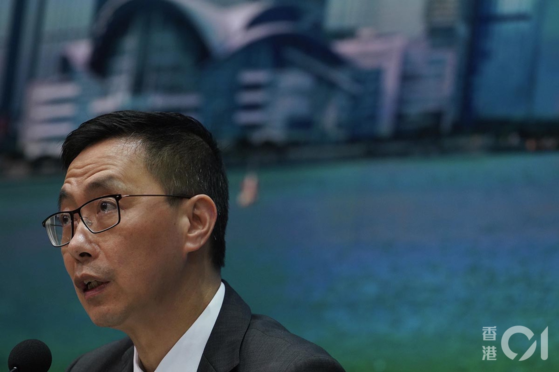 教育局楊潤雄指,會向官校下指令,要求校方採取措施禁學生參與非法行為。(高仲明攝) 教育局楊潤雄指,會向官校下指令,要求校方採取措施禁學生參與非法行為。(高仲明攝)