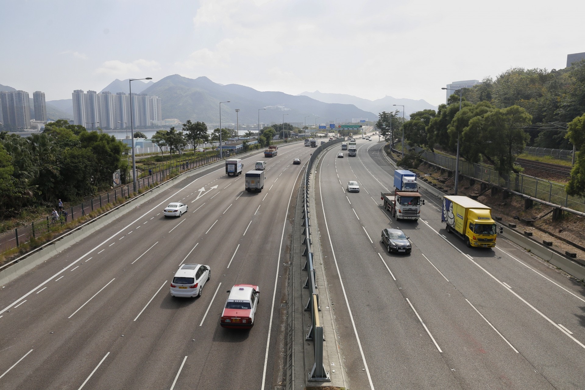 11.16】周日馬照跑東鐵馬場站關閉28間投注站不開門