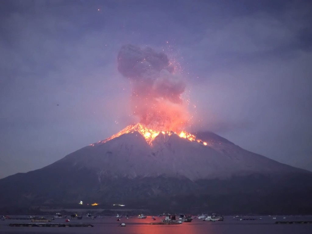 有片 日本鹿兒島櫻島火山爆發網民目擊火山雷超靚一刻