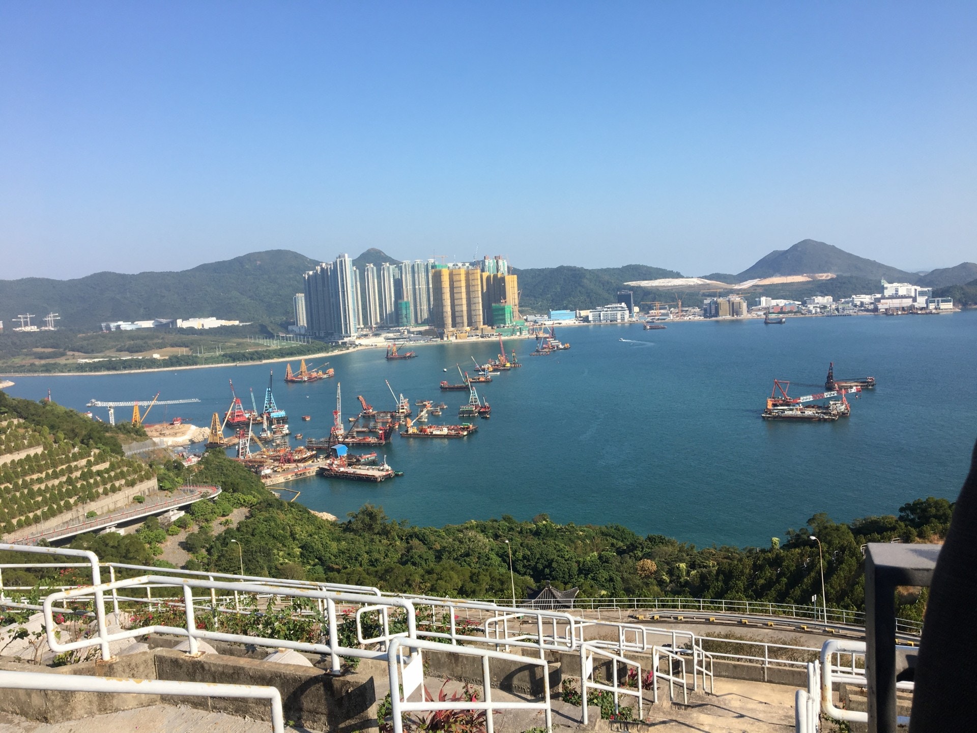 將軍澳墳場景觀開揚。（李恩慈攝）