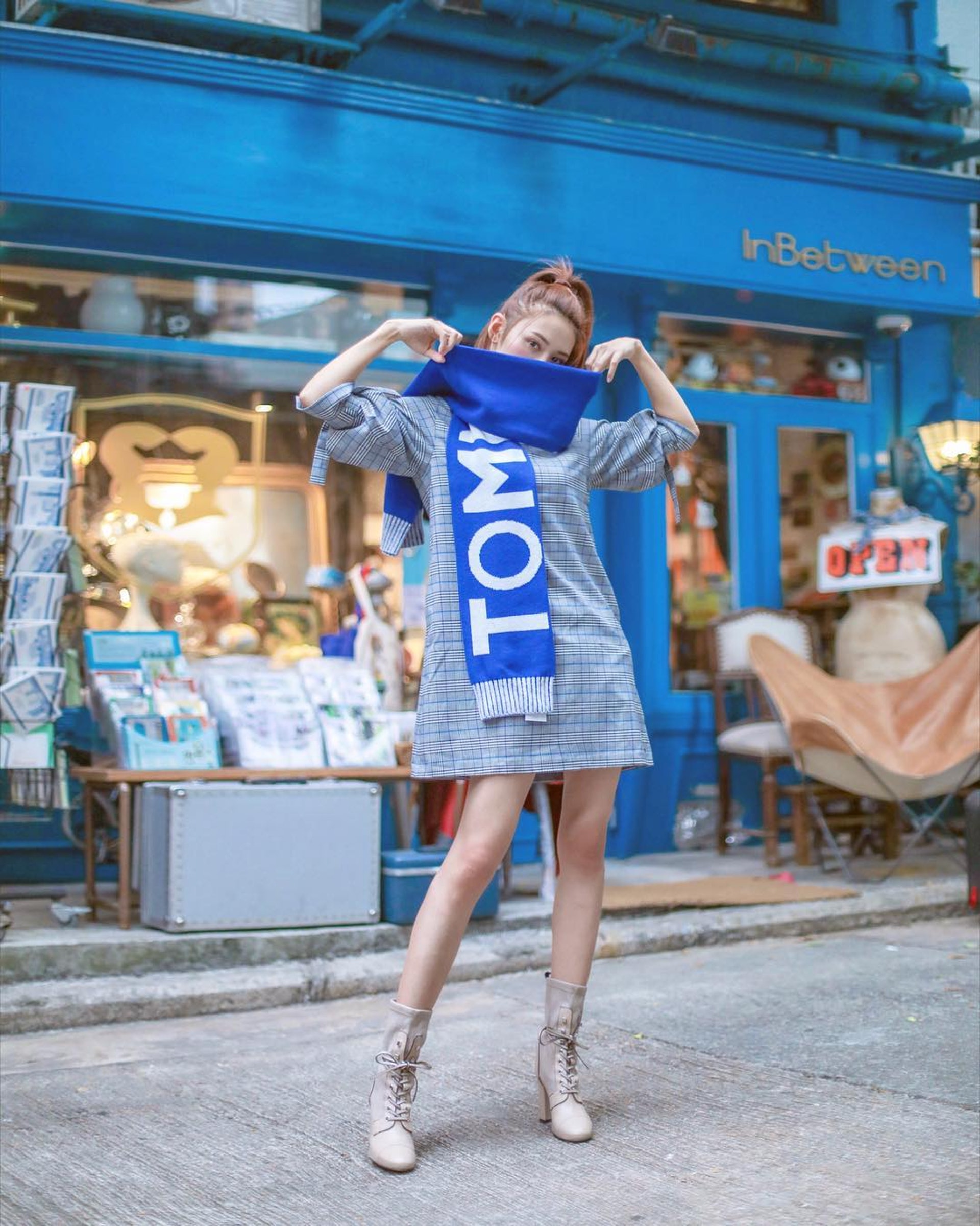 冬又又怎麼可以少得了頸巾這樣單品。(IG@misselvani) 冬又又怎麼可以少得了頸巾這樣單品。(IG@misselvani)
