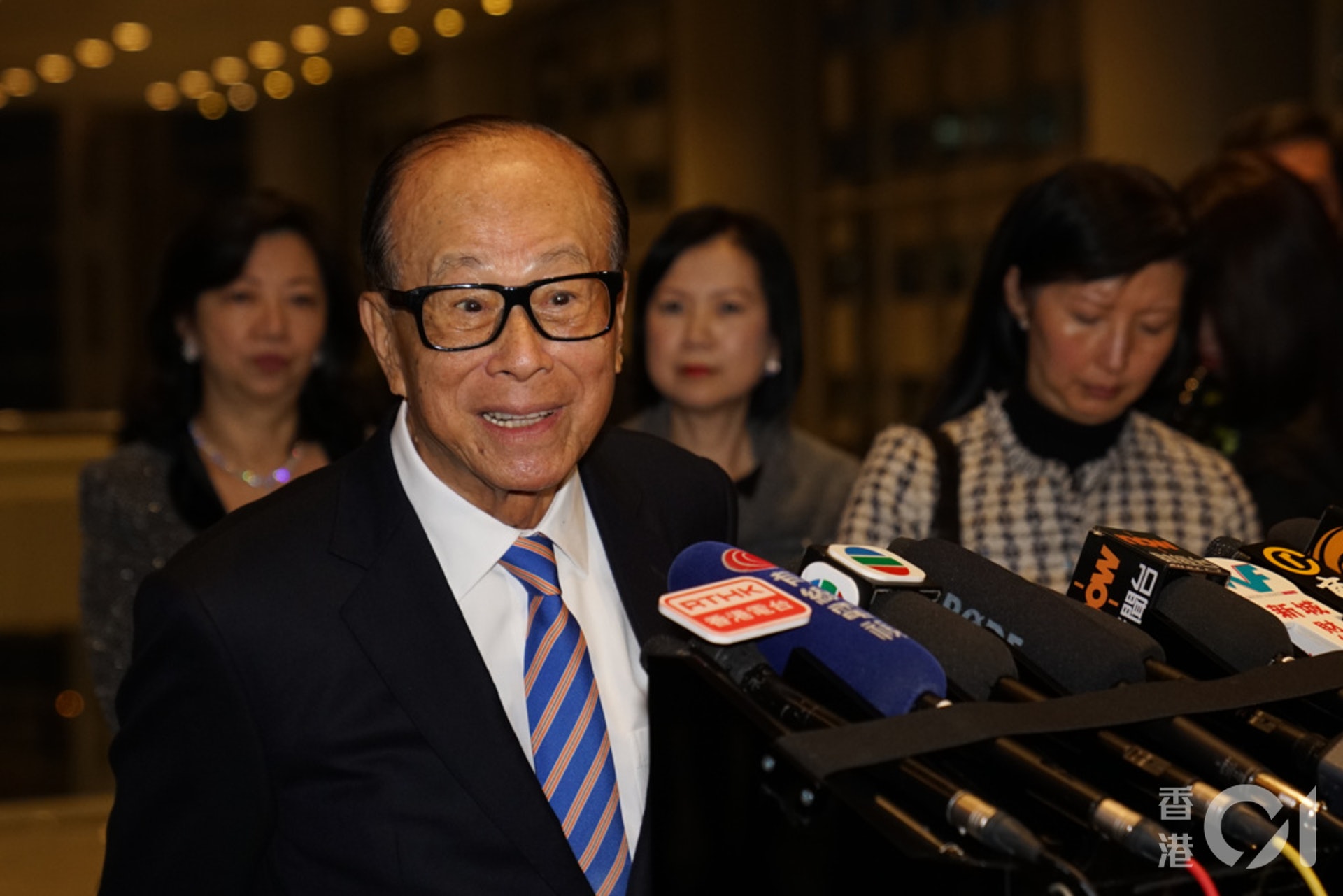 李嘉誠基金會推出「應急錢計劃」共捐出10億元。(資料圖片 / 吳鍾坤攝) 李嘉誠基金會推出「應急錢計劃」共捐出10億元。(資料圖片 / 吳鍾坤攝)