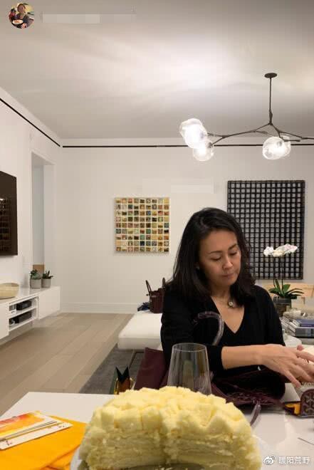 利智 李連杰細女Jada意外曝光57歲利智近照網友激讚：歲月不敗美人