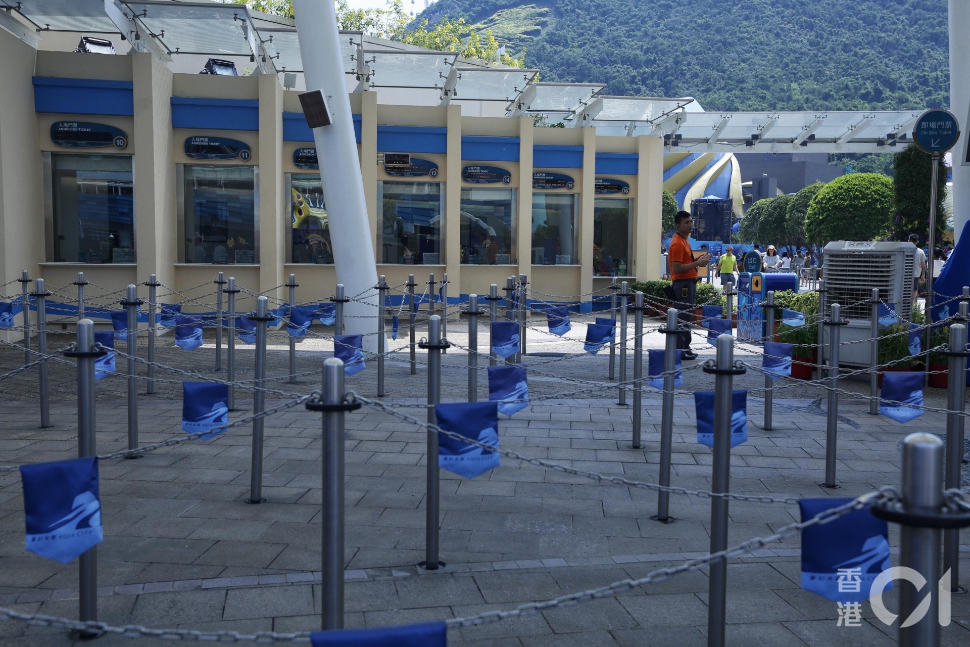 因來港旅客急跌,為經營公園帶來重挑戰。(資料圖片 / 張浩維攝) 因來港旅客急跌,為經營公園帶來重挑戰。(資料圖片 / 張浩維攝)