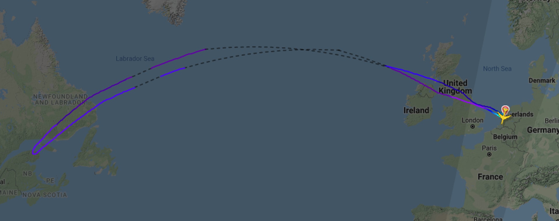 11月28日的航班KL685本來已經抵達北美州上空,但最後因為目的地附近的火山活動而原機折返。(網站「Flight Radar 24」截圖) 11月28日的航班KL685本來已經抵達北美州上空,但最後因為目的地附近的火山活動而原機折返。(網站「Flight Radar 24」截圖)