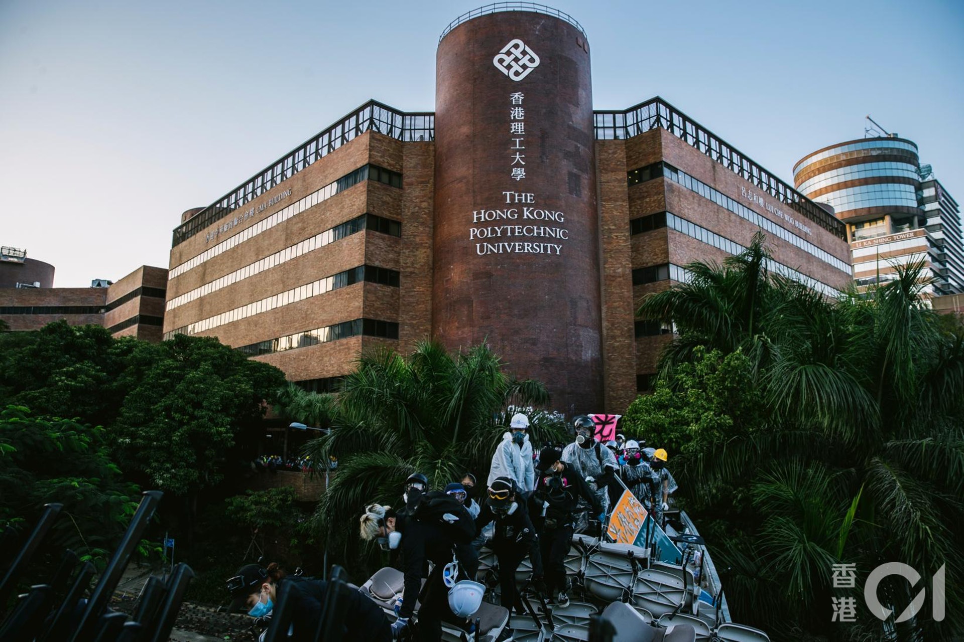 理大衝突期間,理工大學校園內損毀嚴重。(資料圖片) 理大衝突期間,理工大學校園內損毀嚴重。(資料圖片)
