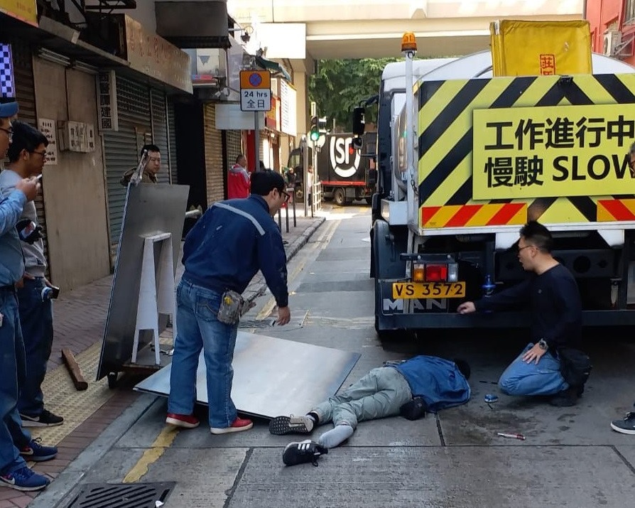 裝修工搬運鋼板跌倒 捱車撞命危 司機危駕被捕