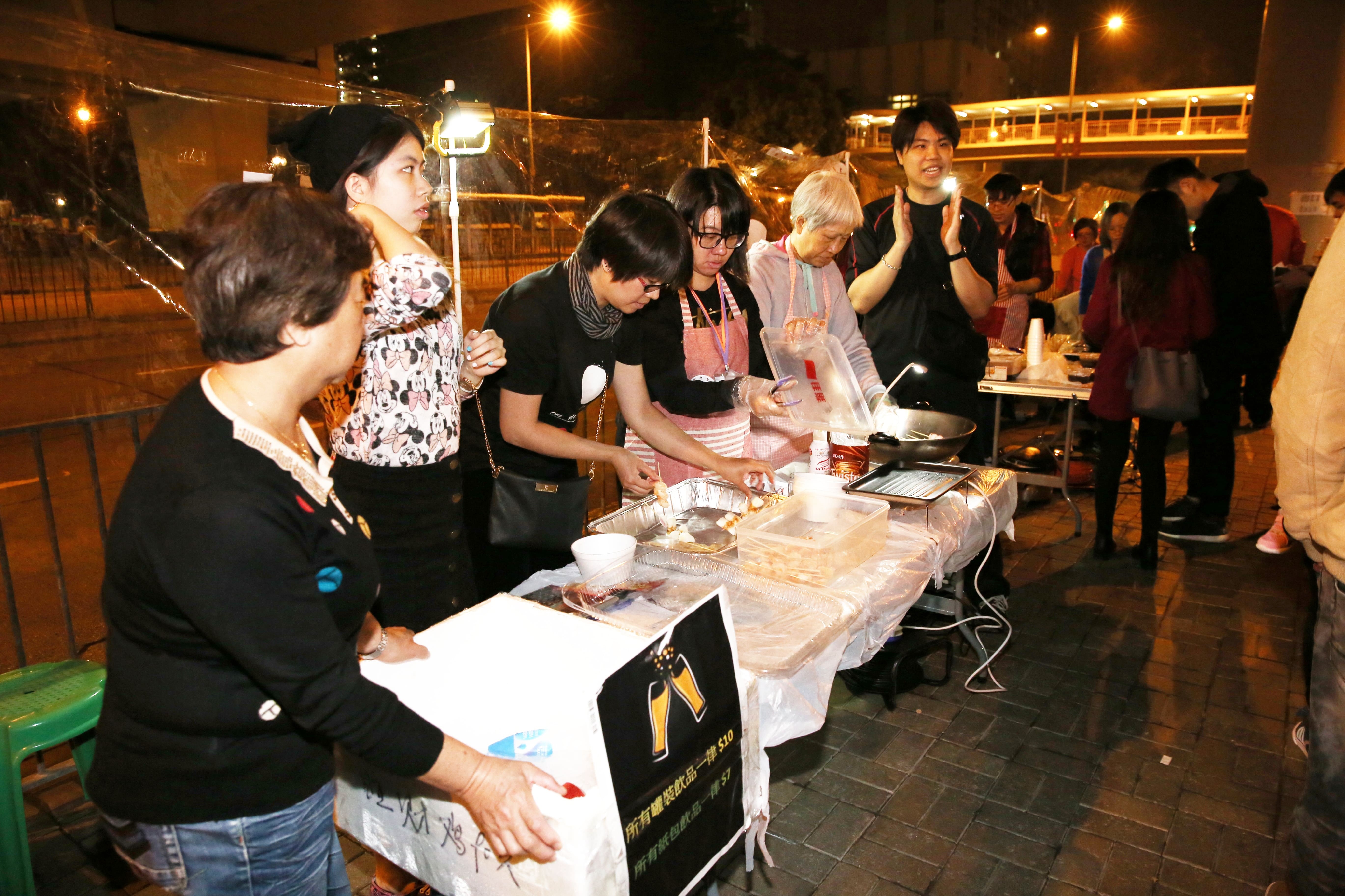 【新春小販】通州街熟食墟散場　檔販盼明年再續