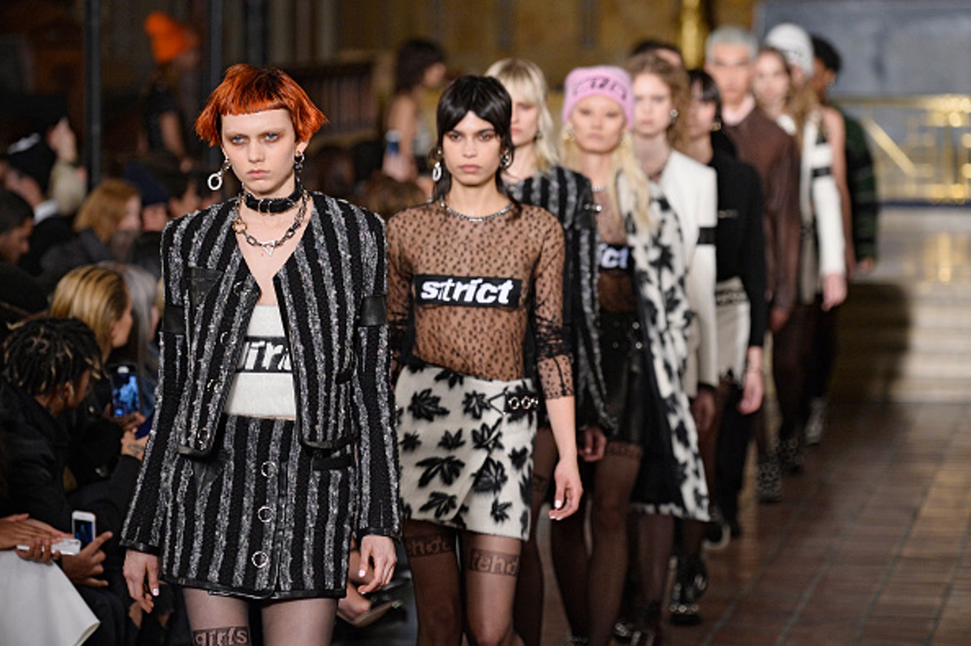 Alexander Wang 2016年秋冬季作品,充滿「IG Fashion」元素。(GettyImages) Alexander Wang 2016年秋冬季作品,充滿「IG Fashion」元素。(GettyImages)