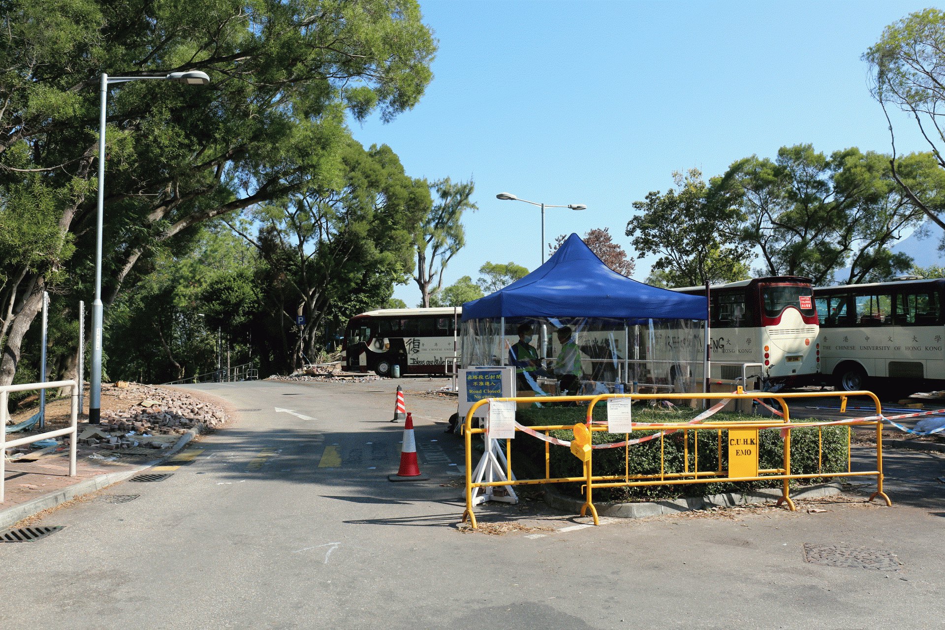 通往二號橋的道路成「禁區」無法進入。(陳蕾蕾攝) 通往二號橋的道路成「禁區」無法進入。(陳蕾蕾攝)