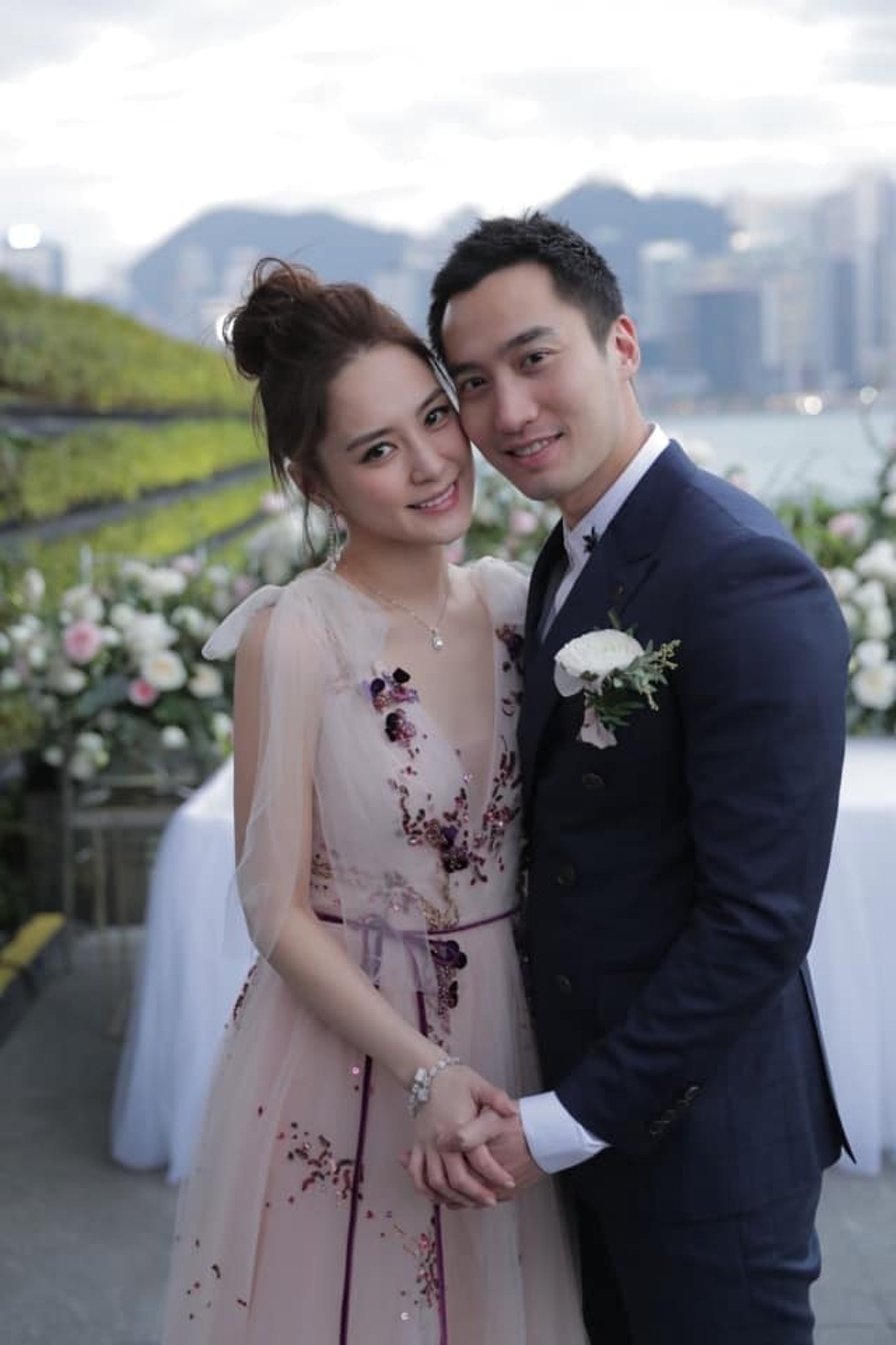 阿嬌去年與台灣醫生男友賴弘國結婚,兩人即將迎來結婚一周年。(IG@q_gill) 阿嬌去年與台灣醫生男友賴弘國結婚,兩人即將迎來結婚一周年。(IG@q_gill)