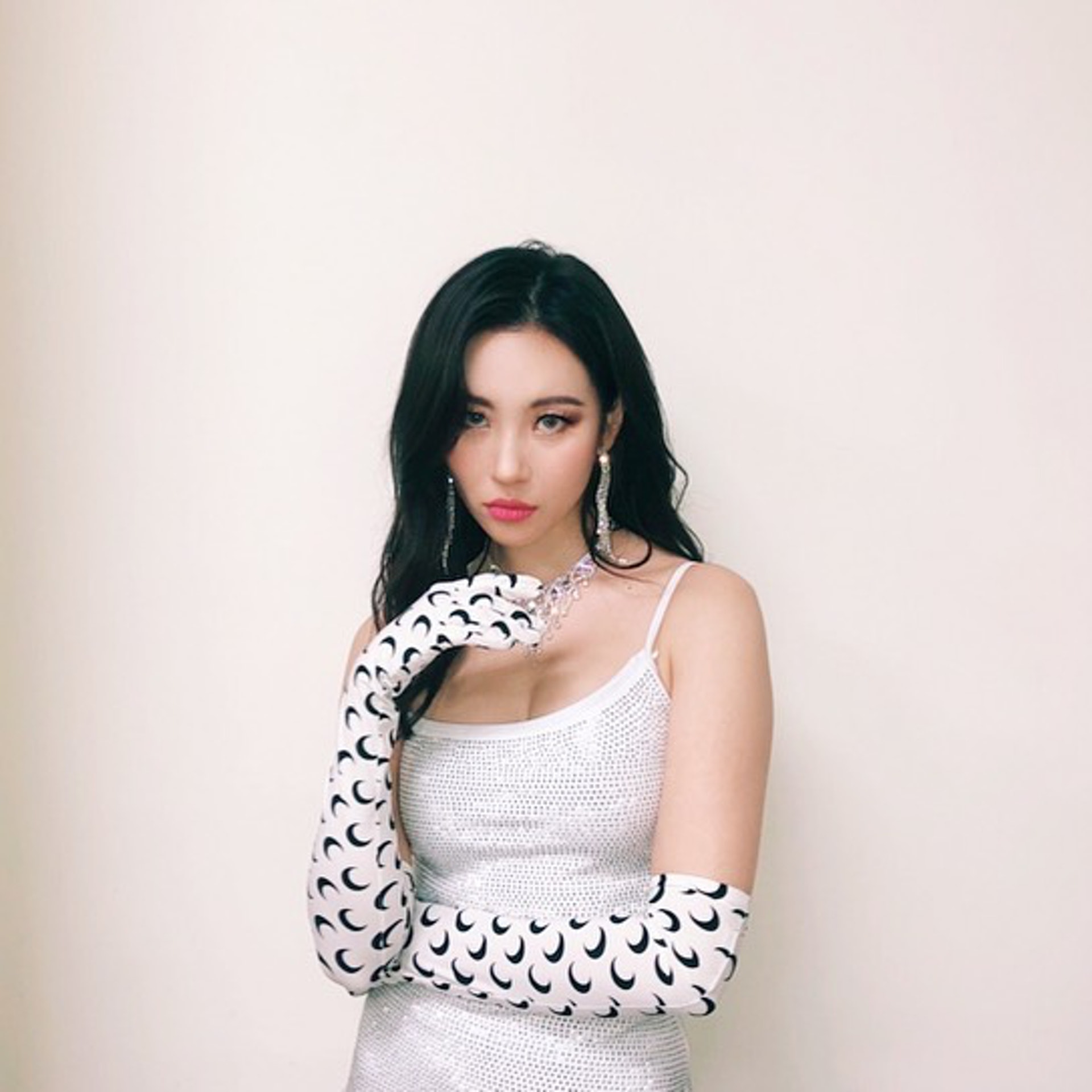 宣美增重後,身材亦變得更前凸後翹。(IG/@miyayeah) 宣美增重後,身材亦變得更前凸後翹。(IG/@miyayeah)