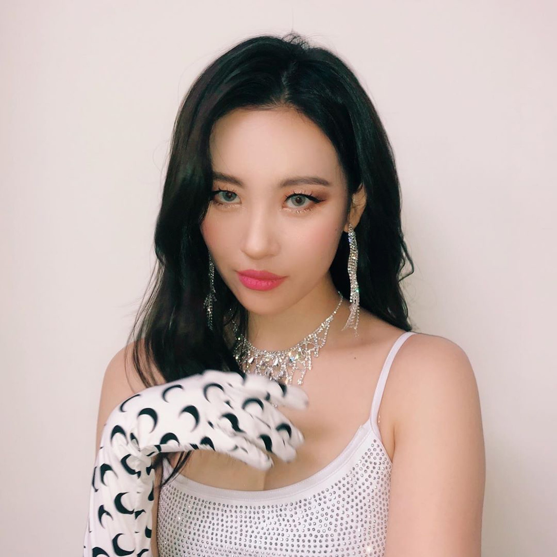 宣美增重後,身材亦變得更前凸後翹。(IG/@miyayeah) 宣美增重後,身材亦變得更前凸後翹。(IG/@miyayeah)