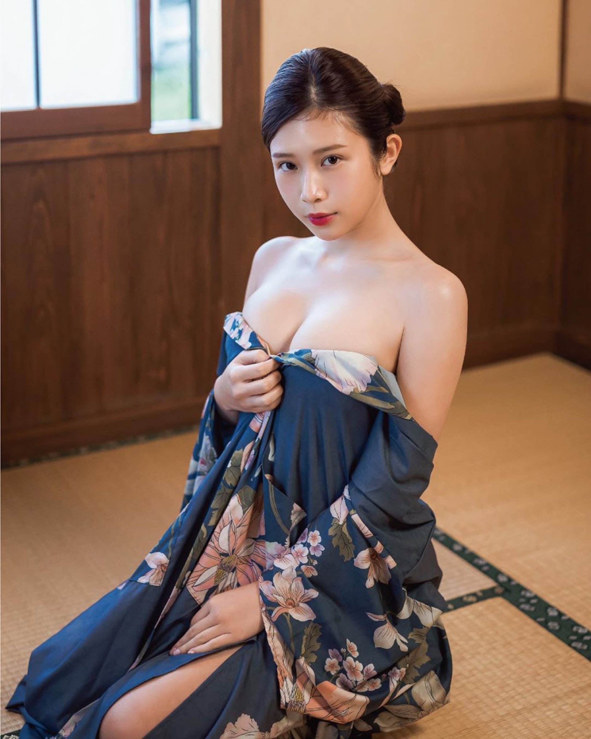 雞排妹鄭家純 (IG@ili.cheng) 雞排妹鄭家純 (IG@ili.cheng)