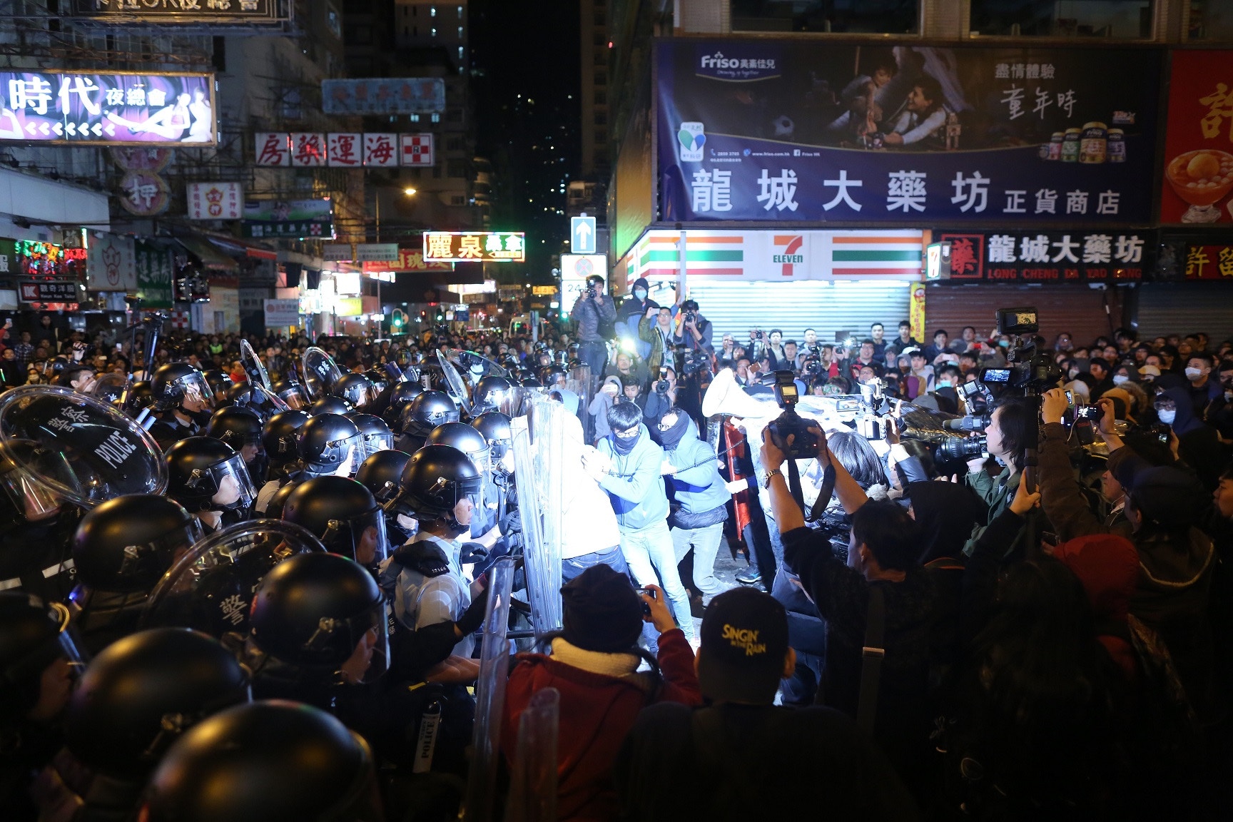 【旺角黑夜】建制倡「禁蒙面法」　政府無表態　泛民斥荒謬