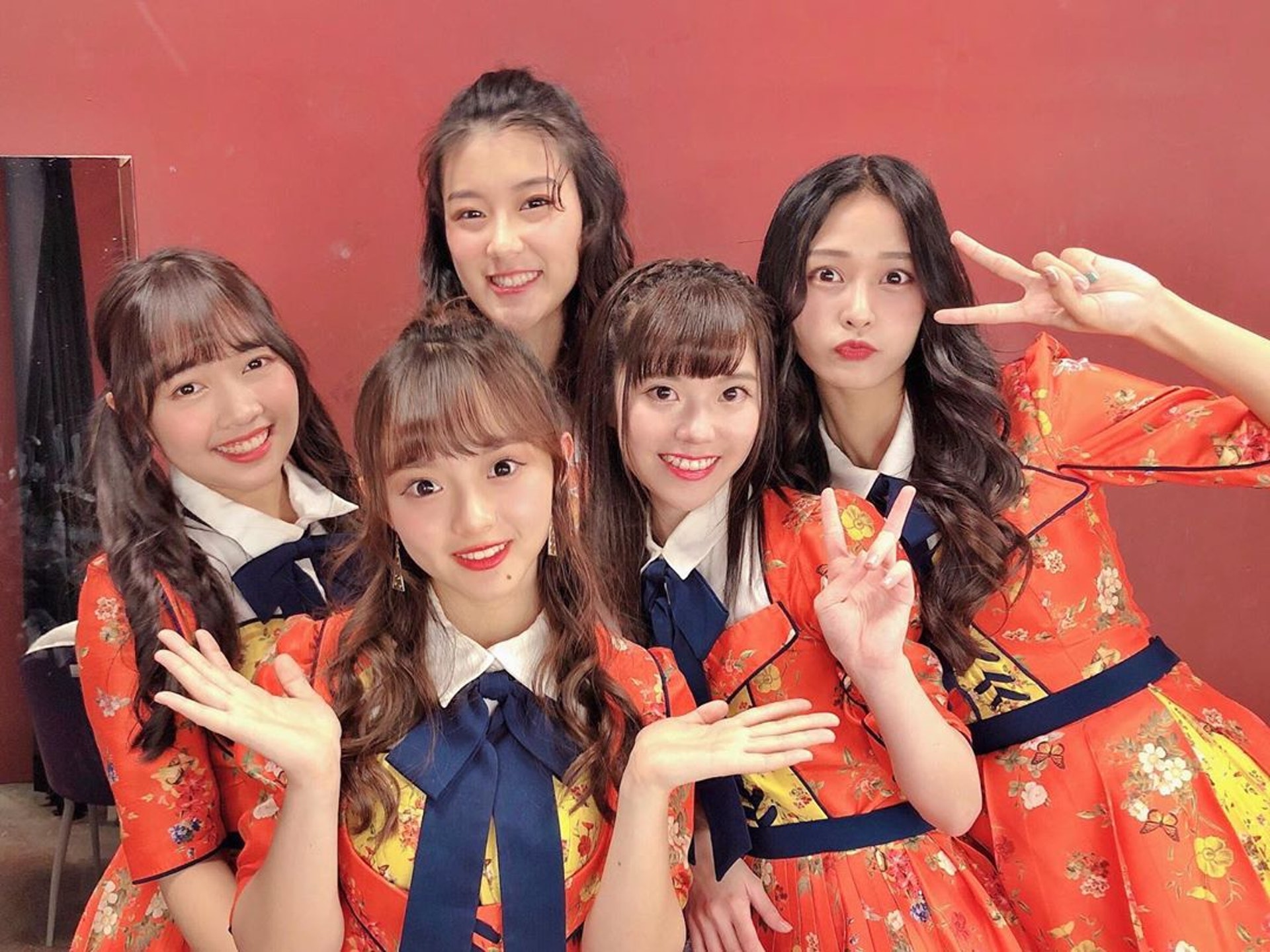 Akb48姊妹團19歲甜美系成員邱品涵接棒twice周子瑜登紅白舞台 Akb48姊妹團19歲甜美系成員邱品涵接棒twice周子瑜登紅白舞台