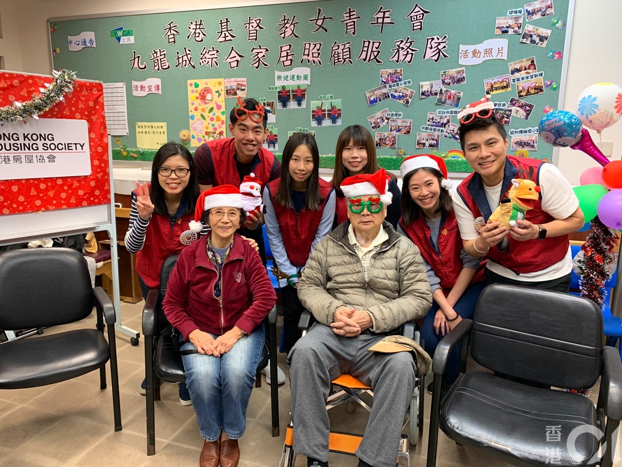 房協重建真善美村義工為長者製紀念冊老街坊憶巡樓衛家園 香港01 社會新聞