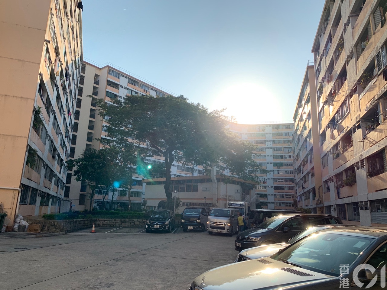 房協重建真善美村義工為長者製紀念冊老街坊憶巡樓衛家園 香港01 社會新聞