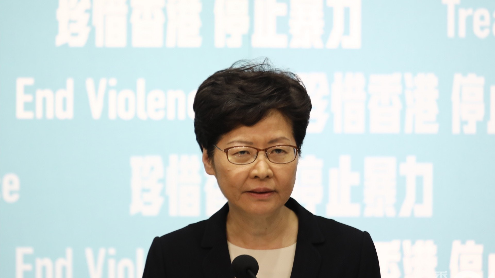 林鄭月娥:自私暴徒平安夜破壞 所有違法的人面對應得的後果 林鄭月娥:自私暴徒平安夜破壞 所有違法的人面對應得的後果
