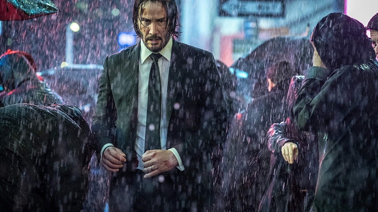 由奇洛李維斯主演的《殺神John Wick 3》的首映戲飛套裝,獲選為今年度最有心思的一份。(《殺神John Wick 3》劇照) 由奇洛李維斯主演的《殺神John Wick 3》的首映戲飛套裝,獲選為今年度最有心思的一份。(《殺神John Wick 3》劇照)