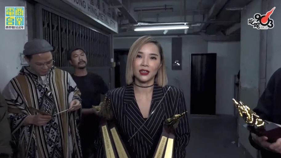 方皓玟奪得「我最喜愛的女歌手」及「我最喜愛的歌曲」兩項大獎。 (影片擷圖)