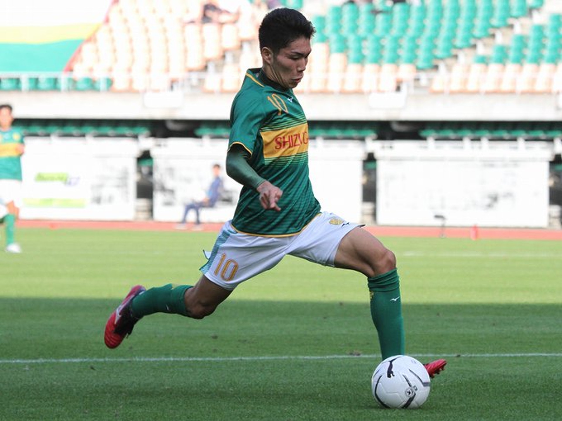 足球 三浦知良入場支持母親鼓勵高校小將 把冠軍帶回靜岡 足球 三浦知良入場支持母親鼓勵高校小將 把冠軍帶回靜岡