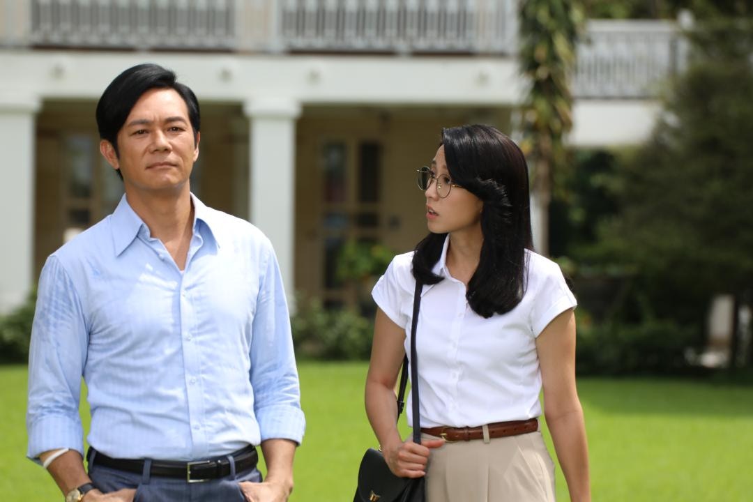 《黃金有罪》今晚首播，劇集以七十年代的香港為背景，不少人也對當年的香港感到熟悉，但也有年輕一代未必了解過那時代的事物，以下為大家列出七十年代香港的十件大事，當然不是所有，只是列舉大家會比較熟悉的事。（劇照）