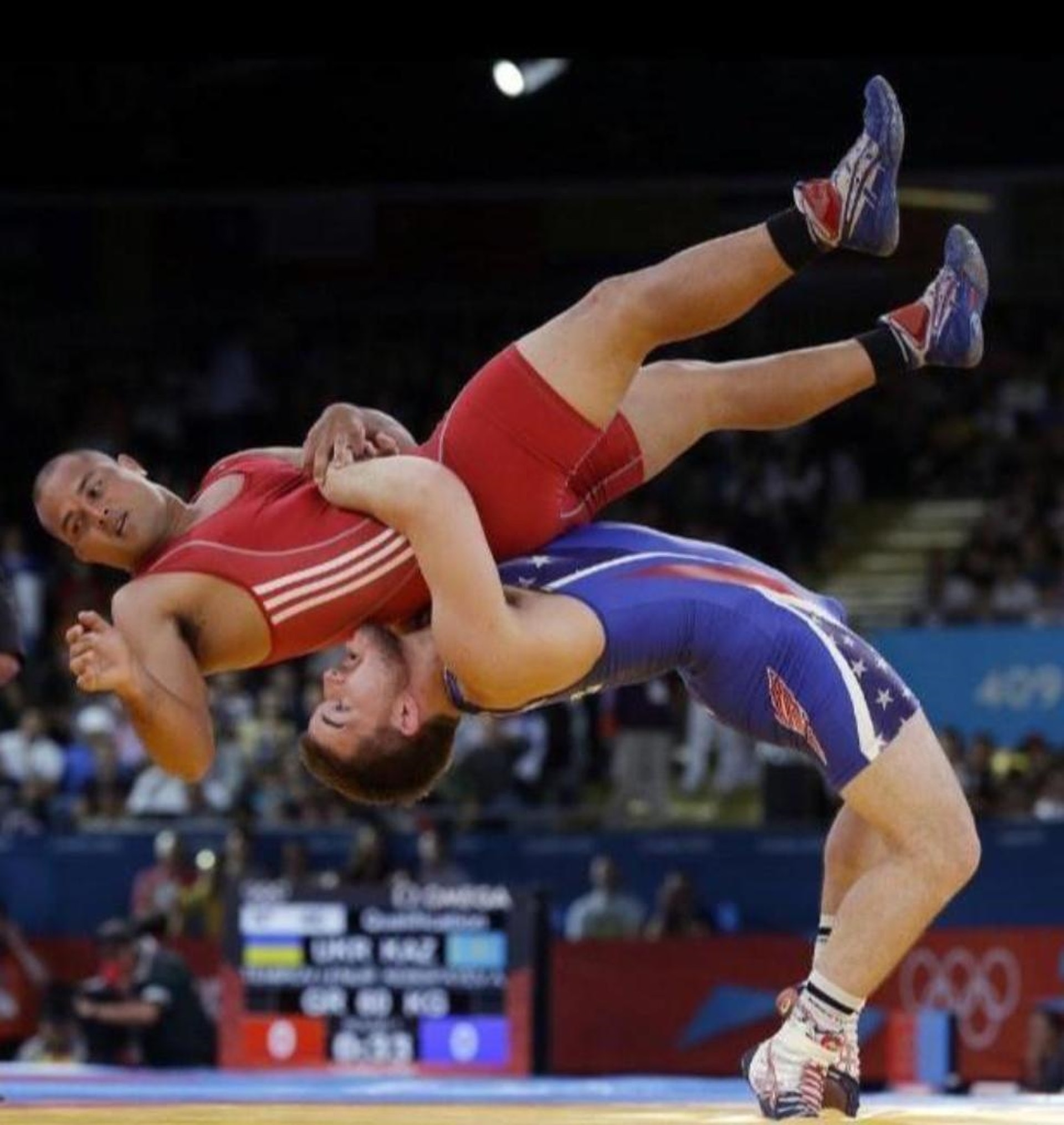 Chad Gable在2012奧運背摔對手。圖片來源:https://bit.ly/35Fy8Hl Chad Gable在2012奧運背摔對手。圖片來源:https://bit.ly/35Fy8Hl